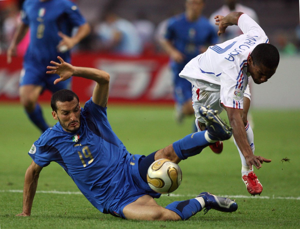 UEFAEURO's tweet photo. Happy birthday, @azzurri ​legend Gianluca Zambrotta​! Who are your favourite full-backs? #EURO2016 http://t.co/Fkh5NS5gPR