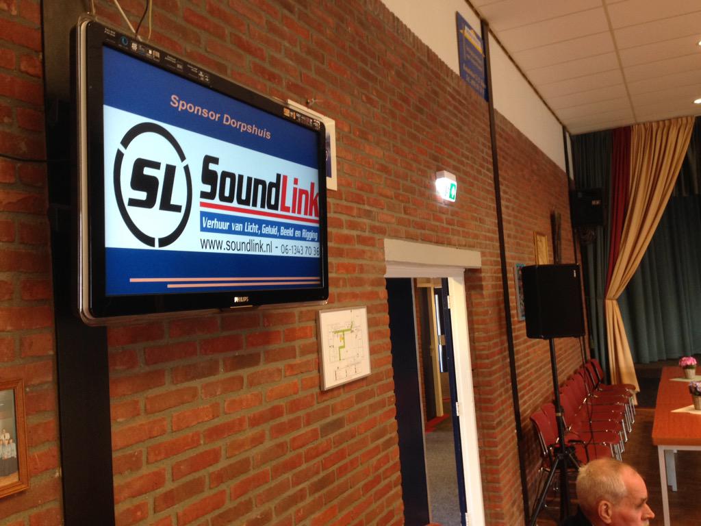 DorpshuusNyroon's tweet photo. . @Soundlink_Roden vanaf vandaag op onze website http://t.co/RUun8GTpJN en onze beeldschermen met logo.#Noordenveld http://t.co/r4NPdqVXEk