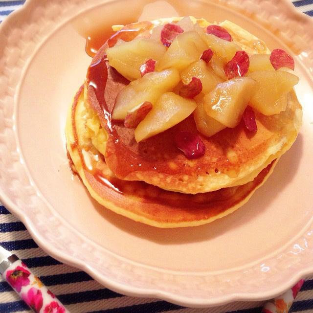 AHKY1022's tweet photo. おやーーつ♡

ホットケーキ
林檎のコンポート乗せ♡

一口ごとに無言で感動。。。

『お、おいちい!!!!』 http://t.co/oDeWJkCBqv
