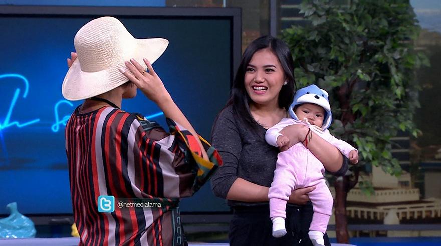 Tamu kita selanjutnya, ada <a href="/Herfiza/">Nur Herfiza</a> yg jg sudah hadir di <a href="/SarahSechan_NET/">SarahSechan_NET</a>