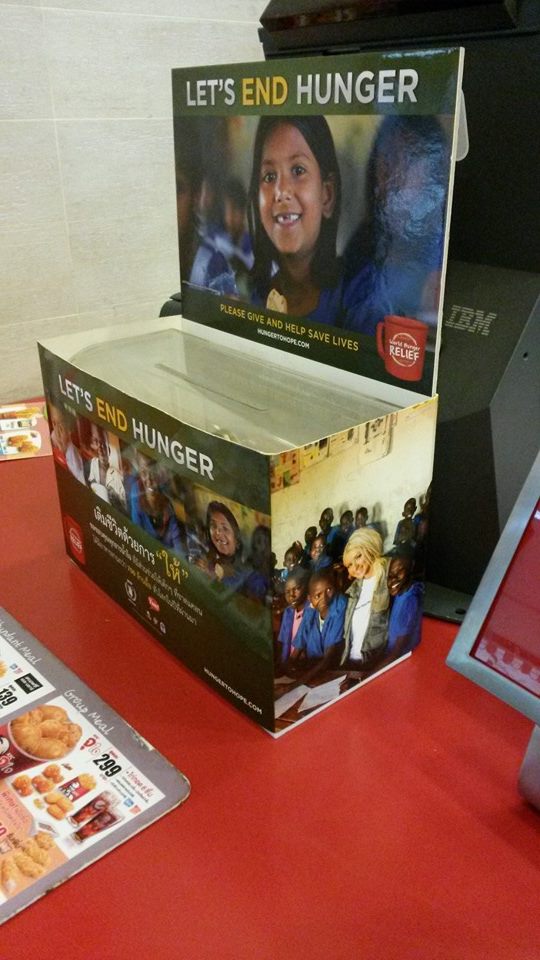 xtina_thailand's tweet photo. @xtina @yumbrands @WldHungerRelief box in #KFCThailand raising for @WFP pls give a hand for Support #PassTheRedCup http://t.co/D2QT8uBNhY