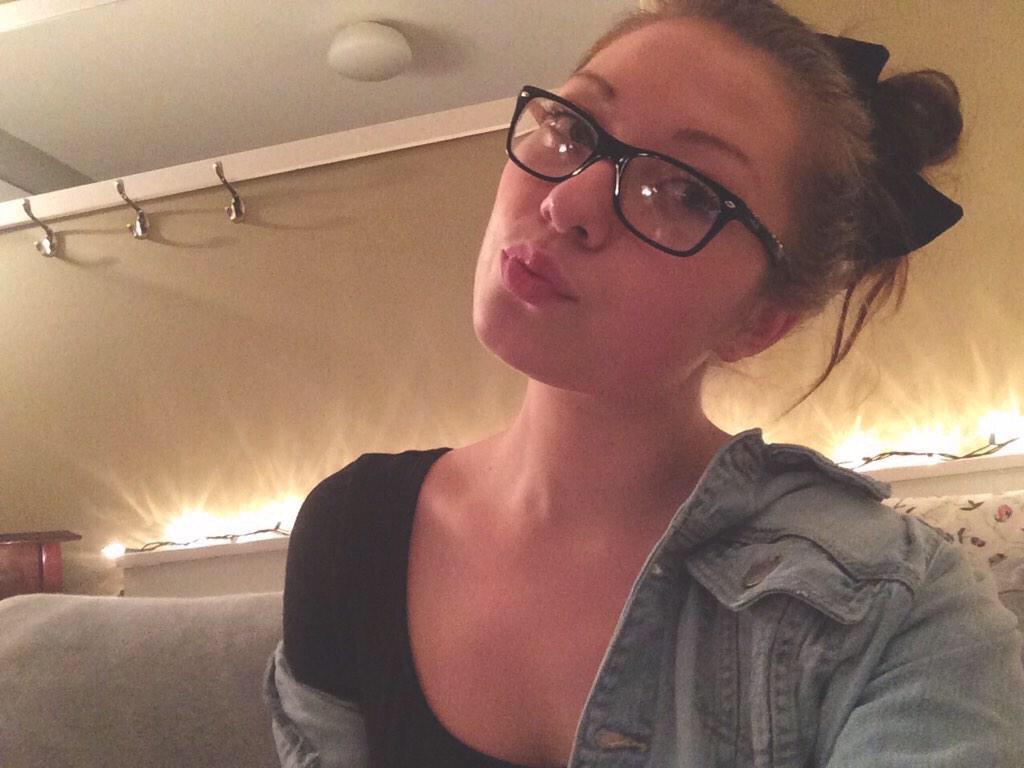 late night selfies w glasses 👓💖
