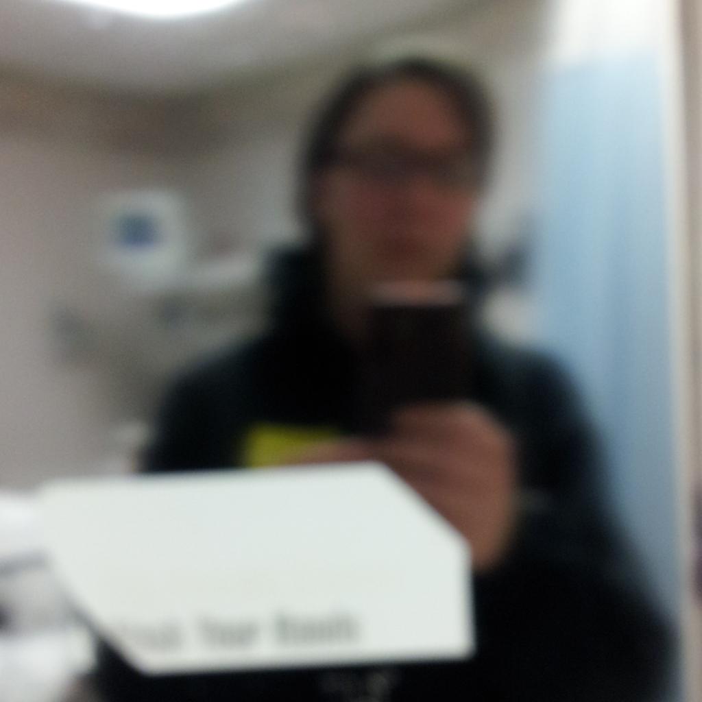 rtwist33's tweet image. ER selfie. Because, you know. #Boredom #thiscouldbeworse #tryingtostayawake #INeedSomeEnergy