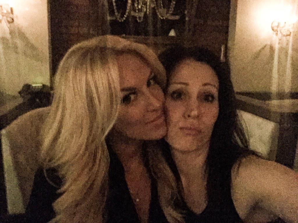 robincarlin's tweet photo. Love when my Canadian girlfriend comes to visit. Trying to make her an Avs fan! #CanadianChicksRock http://t.co/rbZdYPnBYH