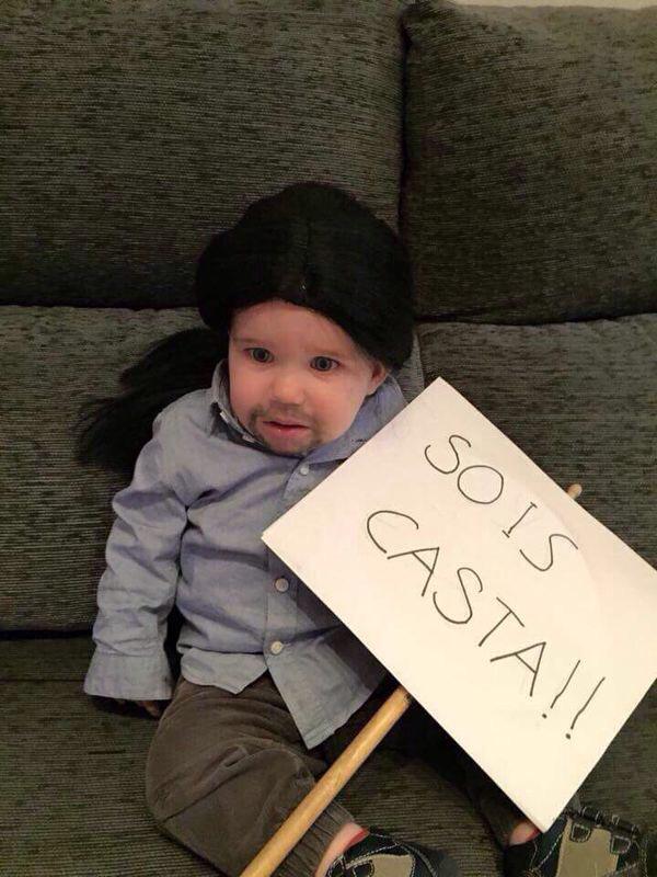 susannagriso's tweet image. Sois casta.