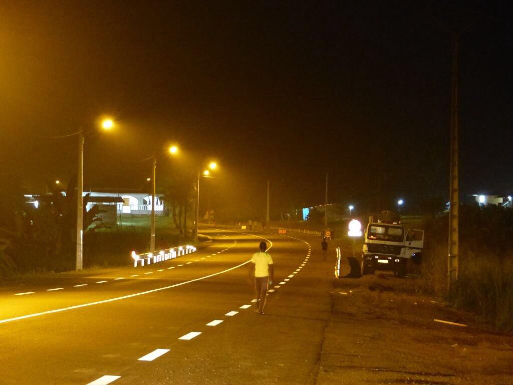moussavoumbina1's tweet photo. RT @danielvenus2: Gabon mon beau pays amélioration de l'éclairage des voie publique axe Ntoum-Nsilé#otambiA http://t.co/1oLtvmatRe