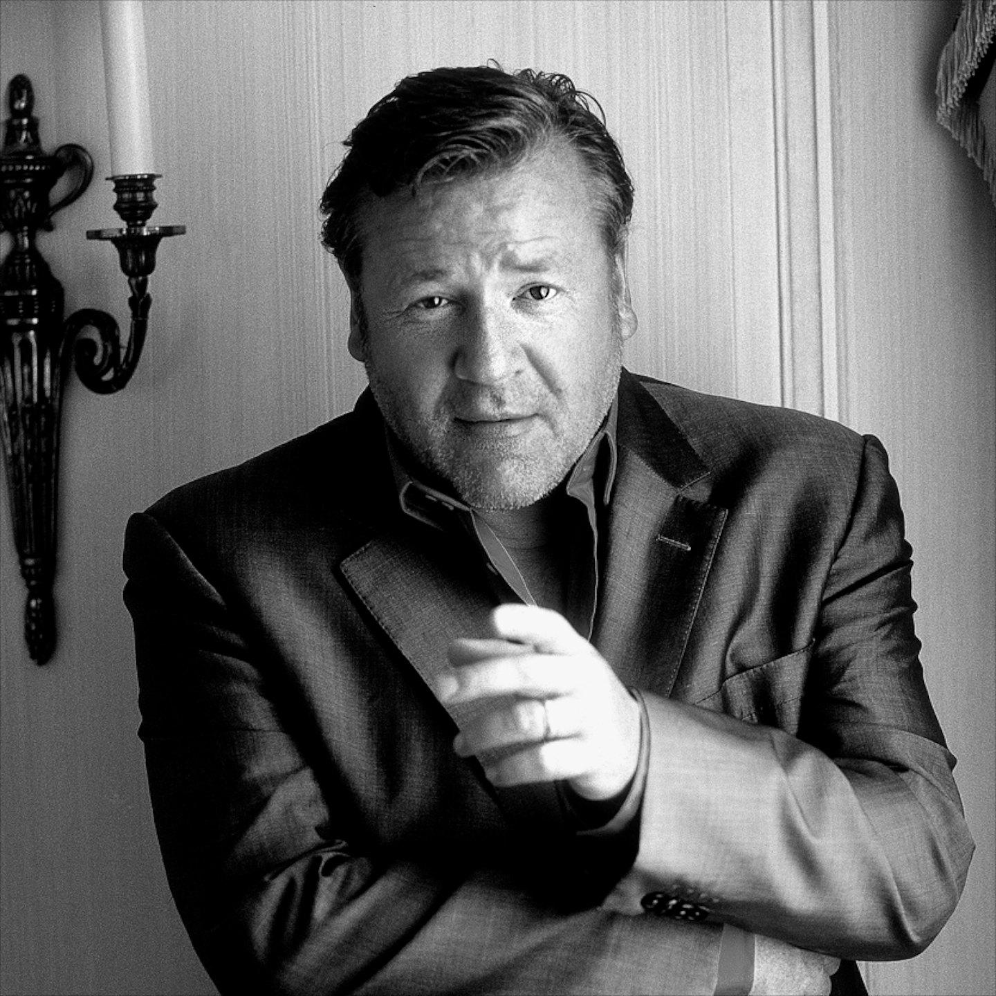 Happy birthday Ray Winstone. Born this day in 1957. 