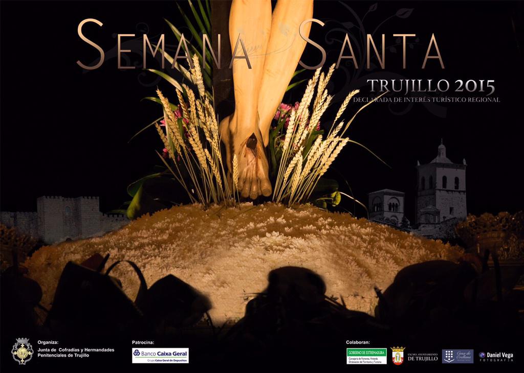 AlejandroCancho's tweet photo. Cartel Oficial de la #SemanaSanta de #Trujillo. Realizado por @DaniVega5. @Trujilloweb @NorteRadioTruji http://t.co/RnhCVt9uLq