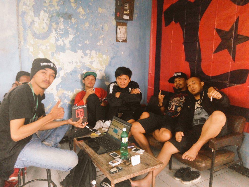 Sedikit keseruan live interview bareng announcer kece <a href="/ryenirfan/">#RYENIMPLIED</a> dari <a href="/irsbandung/">IRS Network Bandung</a> <a href="/irsnetwork/">IRS Tax Relief Network</a> *cherrs*