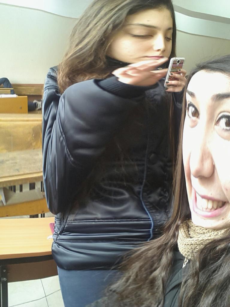 karakocsinem's tweet photo. KARDESLERIM BUGÜNDE GUZEL AHSHDJAJJA http://t.co/nvqJ5ZlfCm