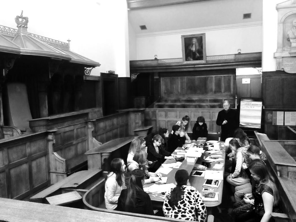 PageTalkYW's tweet photo. Experimental Flash Fiction W/S #Scify #Horror #Comedy #Paranormal #CreativeWriting #YoungWritersFest @ShireHallArt http://t.co/dP4IYoemZa