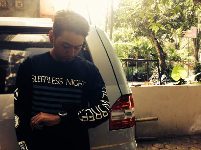 READY STOCK NEW BREED on sleepless night, size M - L - XL - XXL ... chat to order