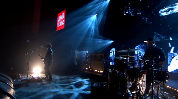 Watch - @RoyalBloodUK rip through a brutal rendition of 'Figure It Out' live at the #NMEAwards nmem.ag/Jk8Fp