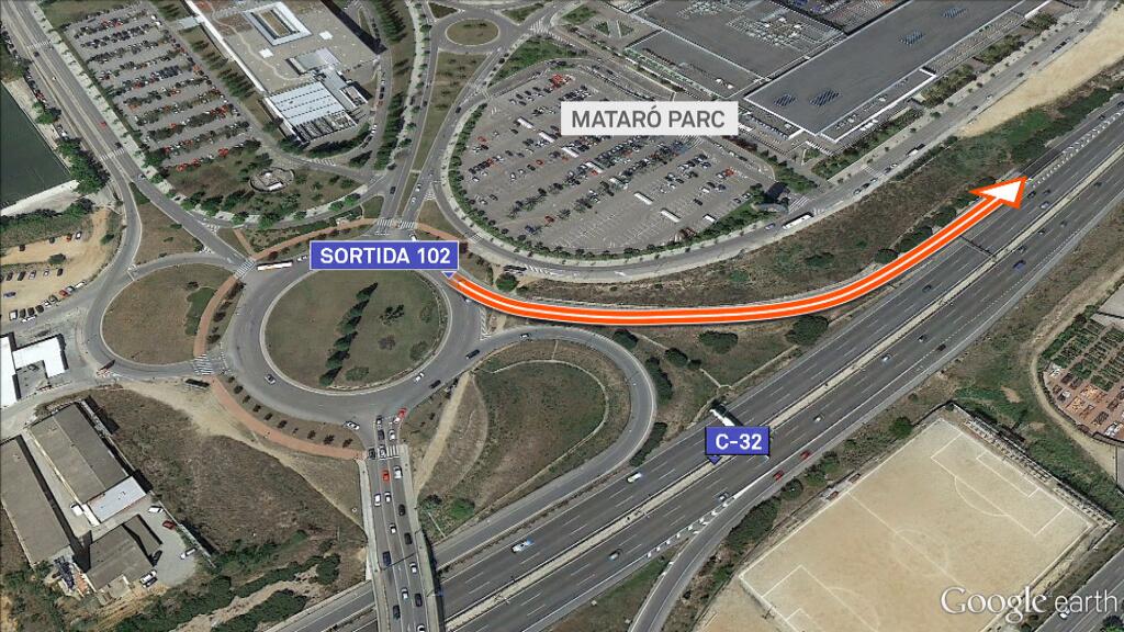 3CatInfo's tweet image. Com va poder entrar el cotxe en contradirecció a l'autopista de #Mataró? bit.ly/17v8VB7