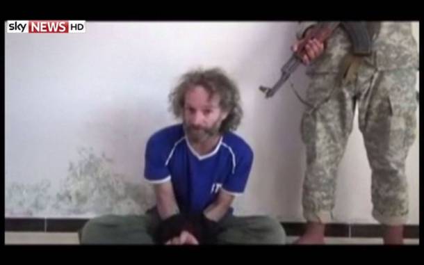 volkskrant's tweet photo. Theo Padnos, 2 jaar gevangene van Al Nusra: Er zit een diepe wreedheid in de Arabische wereld http://t.co/y9OzQvy3fB http://t.co/l1TGLuzCZt