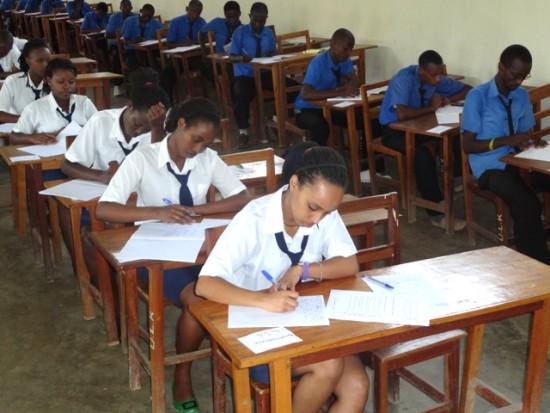 Amanota y'abanyeshuri bakoze ibizamini bisoza amashuri y'isumbuye yamaze gushyirwa ahagaragara aho Abatsinze ni 89.1%