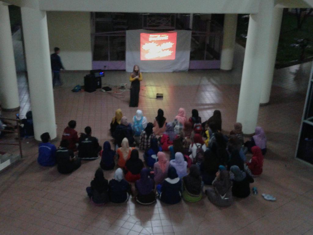 Tepung pangjajap divisi vokal udh dimulai nih. Yg belum datang yuk merapat <a href="/TweetAsrama/">Asrama PPKU IPB</a> <a href="/bemkmipb/">BEM KM IPB</a>