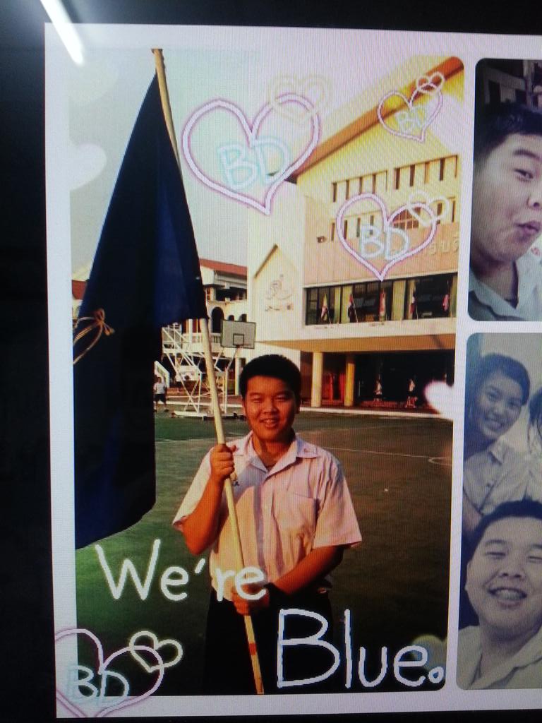 bossvisss's tweet photo. เมื่อ3ปีที่แล้ว เคยได้ไปถือธงนำรุ่นพี่มาล้อมน้องวันผูกข้อมือ
พรุ่งนี้แล้วสินะ ที่จะได้ผูกให้น้องๆเองแล้ว
#bd43 http://t.co/2ojDPFaIEA