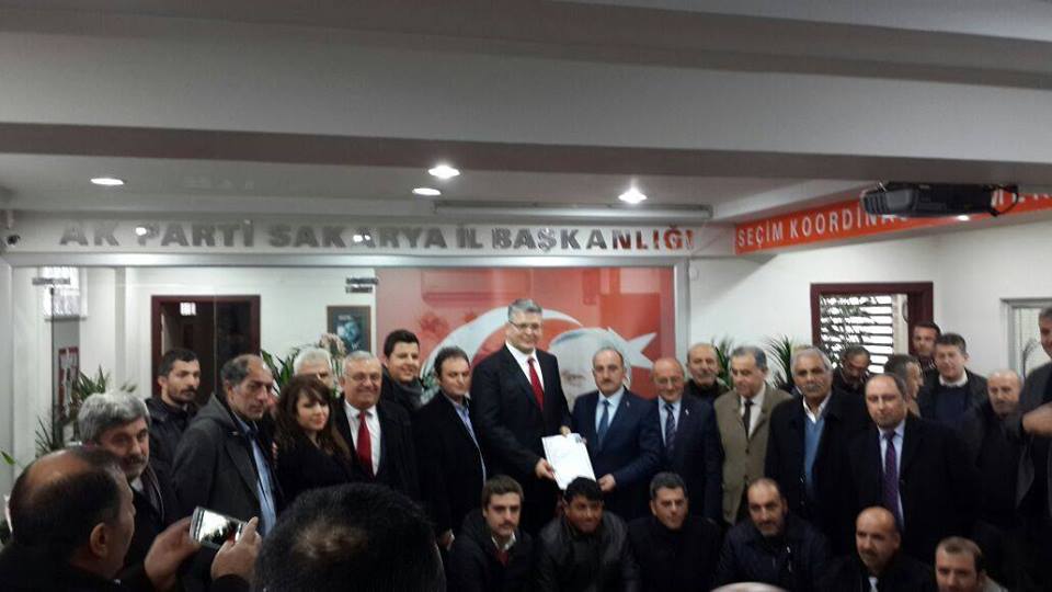 ulusoysakarya's tweet photo. http://t.co/ZKNfglYqV3 

Aday adaylığı başvurumuzu il başkanımıza takdim ettik. http://t.co/B1ockiD5HI