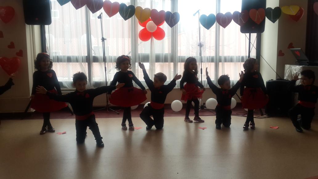 gamzealpdogan's tweet photo. Sincan Hnm.Lok. Kurulus yıldönümünden renkli kareler @abbkltrsosyal http://t.co/YzV3TBTphu