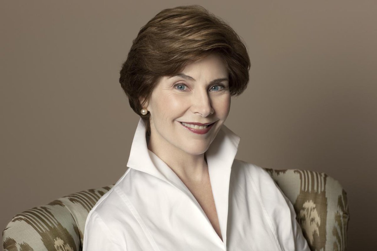 Dublin_PR's tweet photo. Laura Bush receives award in New Braunfels &amp; keynotes! @TxLegConf #TexasLegislativeConference 
http://t.co/Z7FFGSbRk6 http://t.co/1oiJjxxhIK
