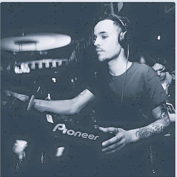 IntentRadio's tweet photo. Catch @dannyrhysdj @6ftShort_Music live from 8pm tonight #house #6ftshort http://t.co/MpKD0uBlZ3