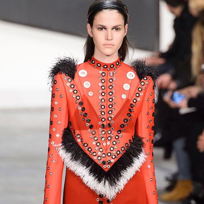CloseupStyle's tweet photo. #newyork #modahaftasi son hızla devam ediyor! #fashion #moda #fashionweek #nyfw #AW15 #MBFW #proenzaschouler http://t.co/eS1yKSI0MY