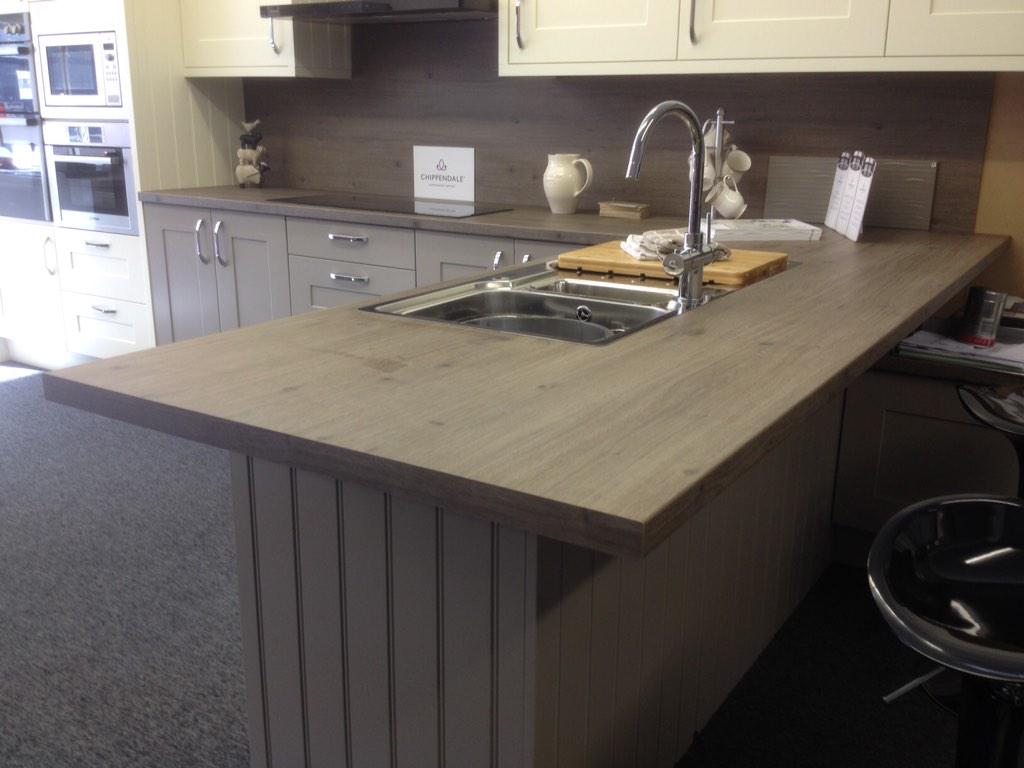 tobacco oak worktop This Tobacco Oak display is a fab example of the looks you can achieve with  our Omega range #kitchen #laminate