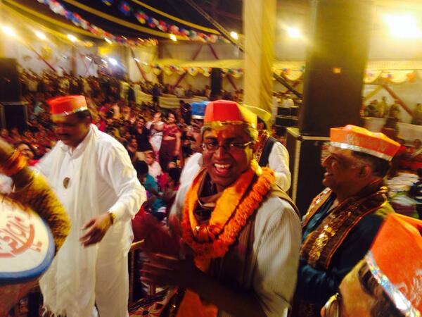 Sinceere_Angel's tweet image. Delhi Public: When we'll get free water, electricity
Ashutosh: Hahaaaa.... chutiya banaya, bada maza aaya