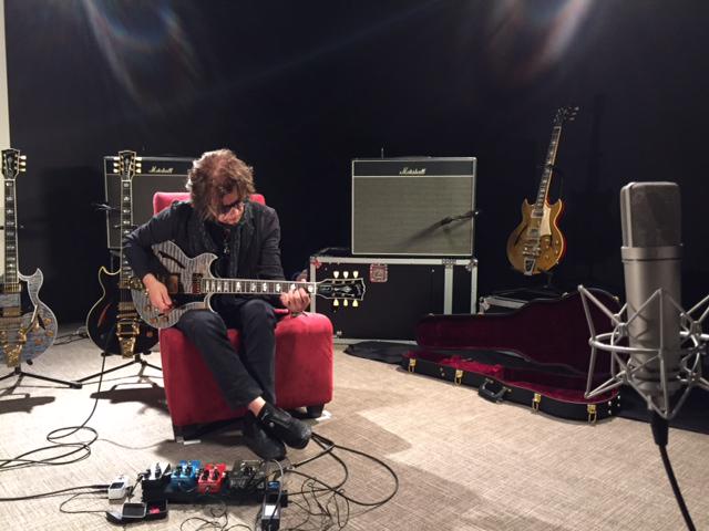 JohnnyAOfficial's tweet image. Shooting vid for @gibsonguitar at @musiciansfriend in KansasCity a cpl days ago...great people there!