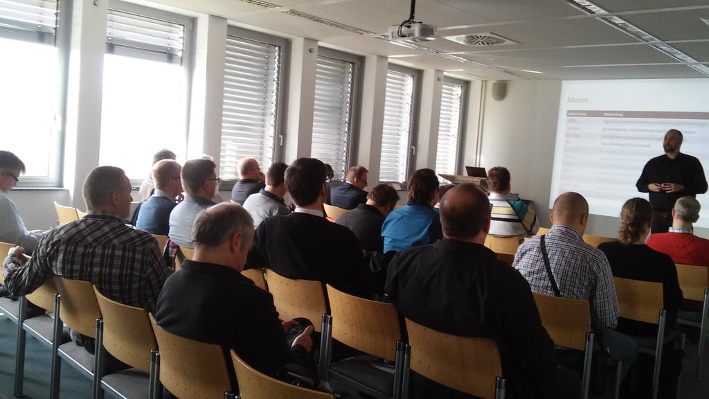 uschwinn's tweet image. @OracleBUDB also during our #odd12c in duesseldorf very interesting discussions about our #oracledatabase advisors.