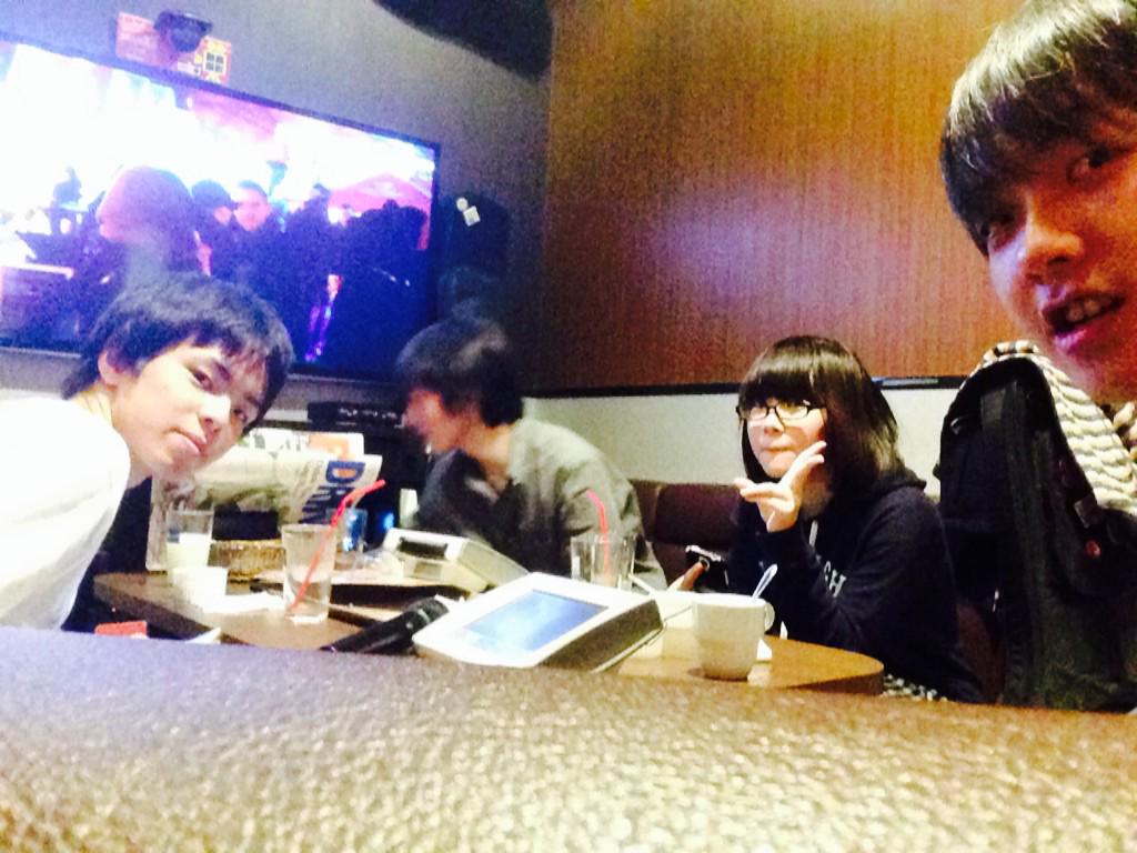 UNKNOWN_sens's tweet photo. A BeCk Diskまであともう少し~
あんのーん仲良いです。ね。
酸っぱいのぶちかます僕らを見に来てね。
#ABCD4 http://t.co/KJPLjgbTEY