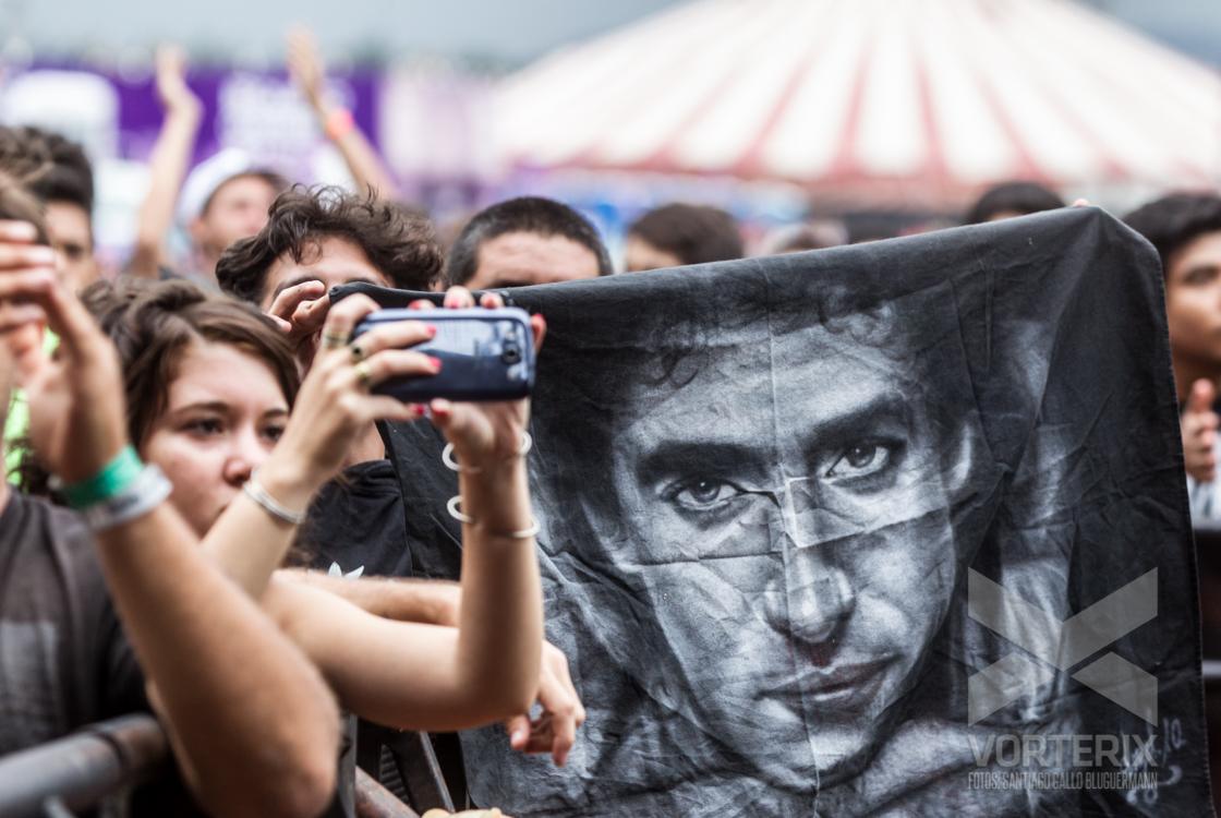 Andry_0103's tweet photo. "@FlacoStereo: "Cuando te busco no hay sitio en donde no estés" #Cerati
Cosquín Rock 2015 http://t.co/YSsARcQf1j"😍