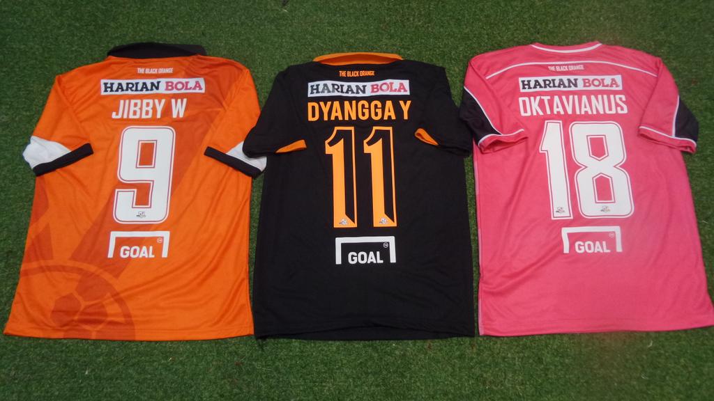 maniakbajubola's tweet photo. @Villa2000FA jersey player home,away,3rd season 2015 #madeinMBB cc : @ApparelMBB @JerseyLigina http://t.co/CgHKntmZzn