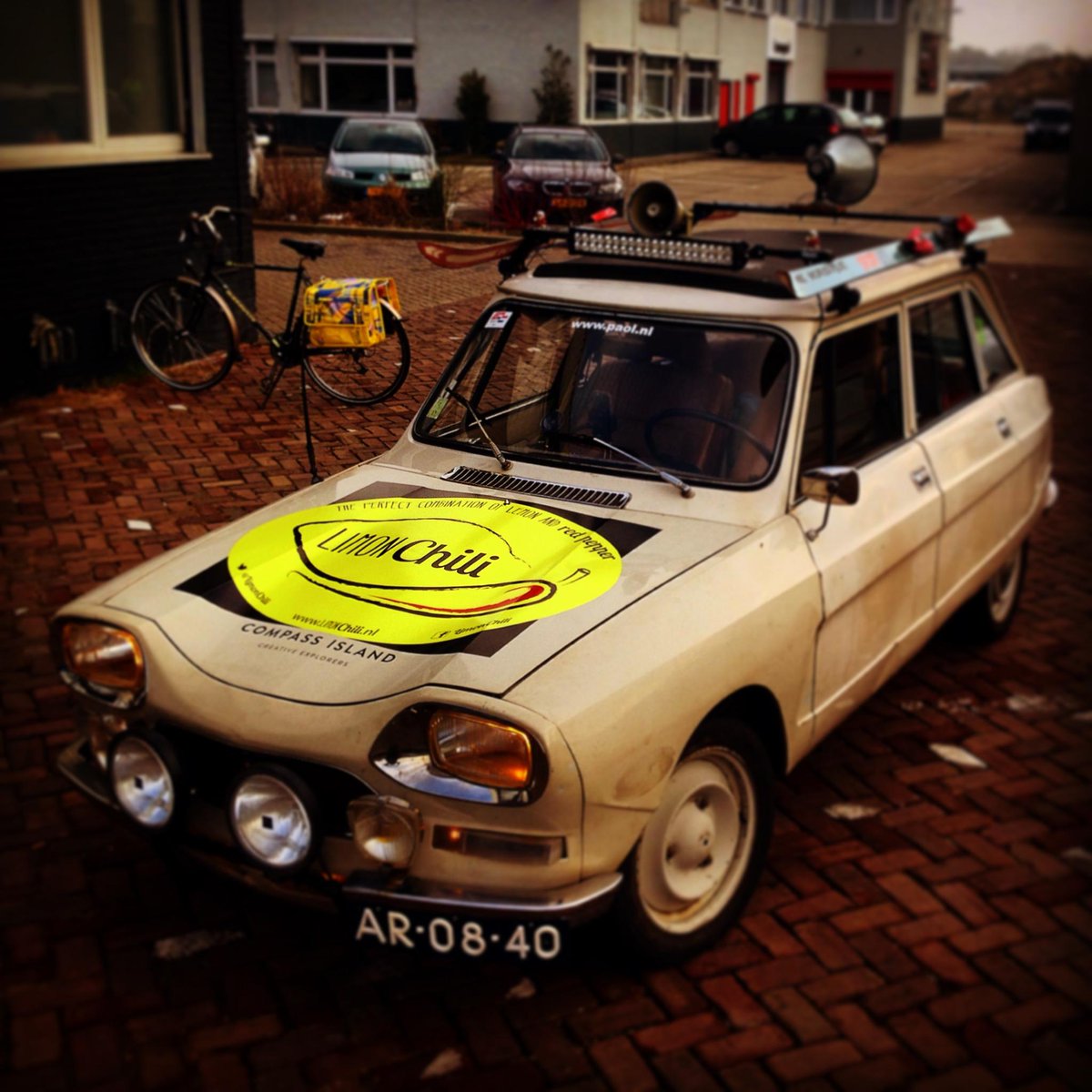 LimonChili's tweet photo. De Rally Auto van Les Deux Amis #Carbagerun #wintereditie2015 #LimonChili http://t.co/vqyEZjyzwG