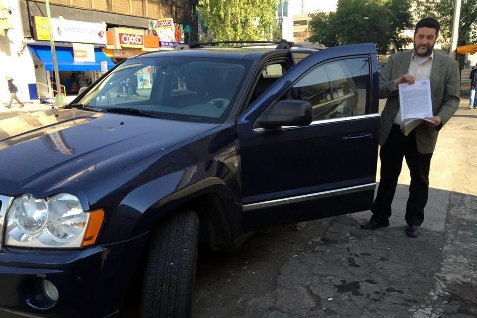 Reforma's tweet photo. Una camioneta con 9 años de antigüedad podrá circular todos los días... ¡gracias a un amparo!
http://t.co/lGg9t6a3L8 http://t.co/h90VwaoLT8