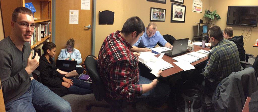 <a href="/3YearHonorsSNHU/">3Year Honors SNHU</a> students hard at work @SNHUBusiness <a href="/SNHUOnCampus/">SNHU On Campus</a>