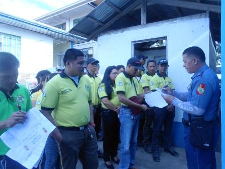 VcpsMala's tweet photo. PI Dumandan conducted daily checking of attendance to the City Traffic Enforcer. http://t.co/mkifhLqqNS
