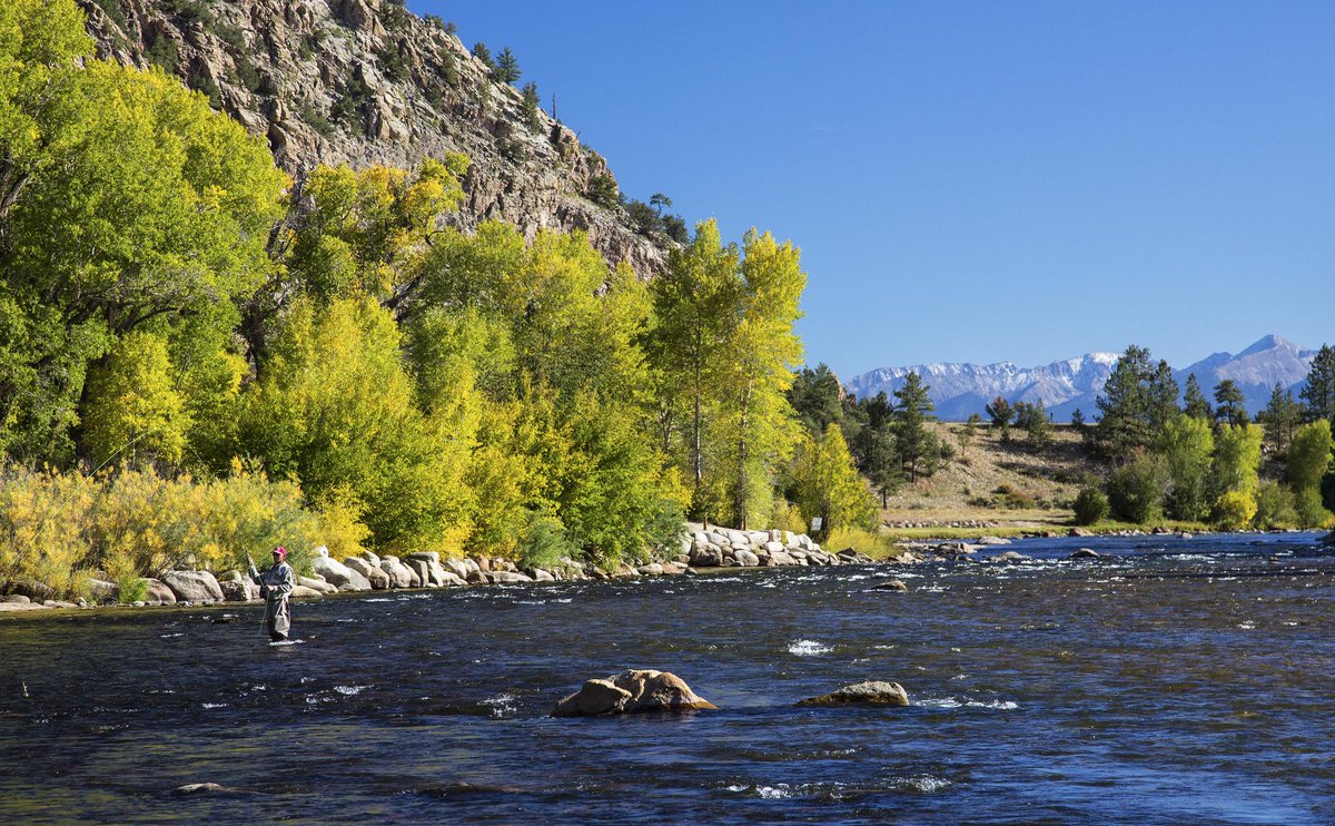 At 2:55pm ET, watch President Obama designate 3 new National Monuments → go.wh.gov/v7eKzw #FindYourPark