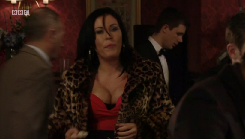 Kat will have no #EELive scenes tonight unfortunately. The camera was at risk of being swallowed by her cleavage.