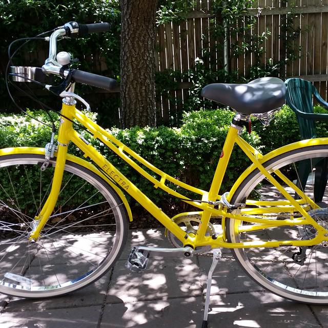 Electra_Bicycle's tweet photo. The Ladies Loft. If you scratch it, it smells like bananas. #ElectraBikes #Loft7D #CityBike http://t.co/qebgS7VbmA