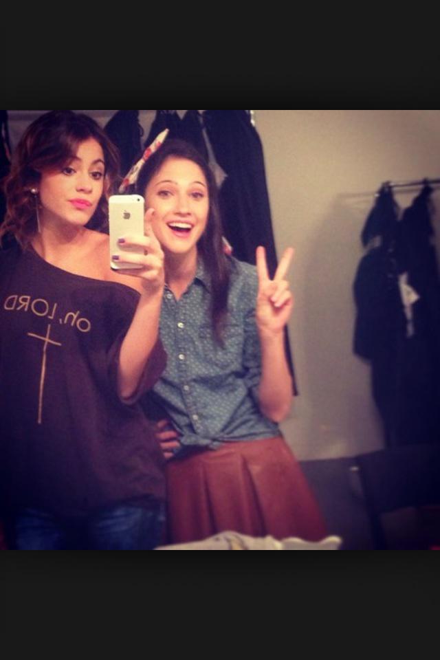 Ale36944911's tweet photo. Io e tini#io e te bastiamo#belen ti ringrazio perchè mi segui# http://t.co/CDjRQ9Q1kI