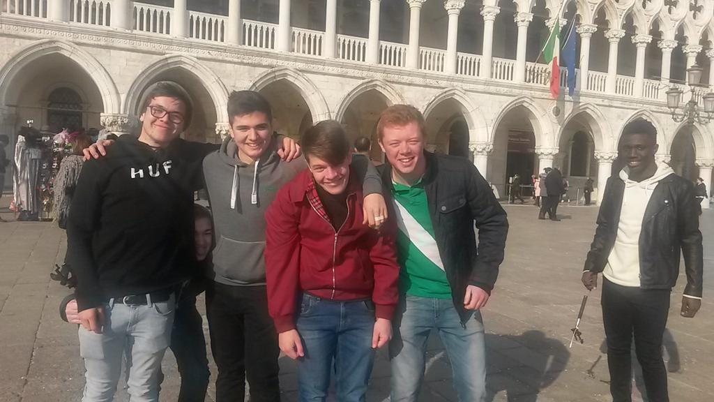 rob_thescript's tweet image. Can people retweet this so I find out who these lovely people are?