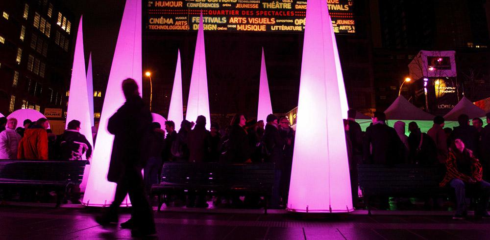 Telerama's tweet image. Concerts, toboggan géant, bonne chère… C'est Montréal en lumière po.st/6x9yoZ