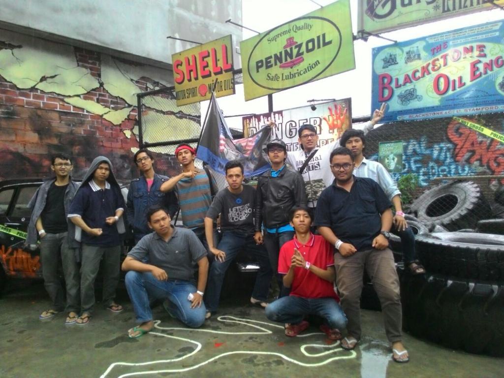 MuadzAbd's tweet photo. @SemarHolidayID @algoritma12 #GANGSTERRR #HAUSSSS! #AngkutSelfie http://t.co/VDNc37INLD