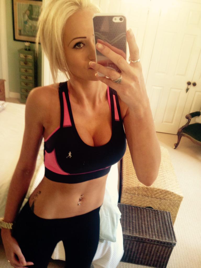chloew_tmo's tweet photo. #Gym time 👌 http://t.co/tyU1wInSd9