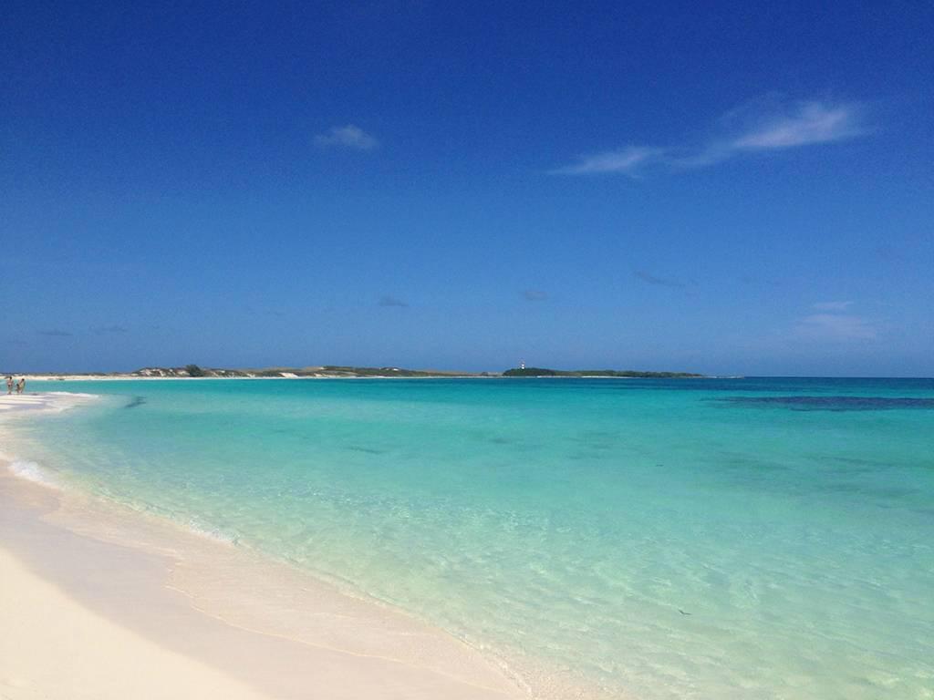 Сокотра аравийское море. Аравийское море индийский океан. Оман остров сокотра. Оман пляжи в мускате. Сокотра аравийское море.