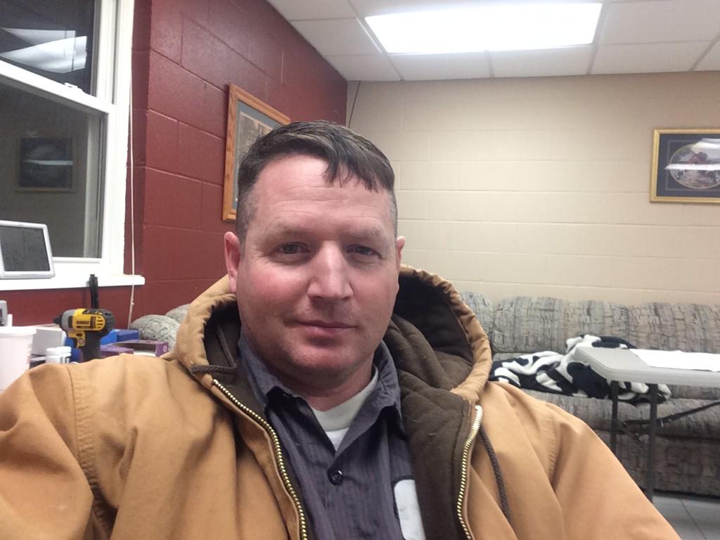 Matt260571's tweet photo. Trying to stay warm http://t.co/ATtNIWHo5O
