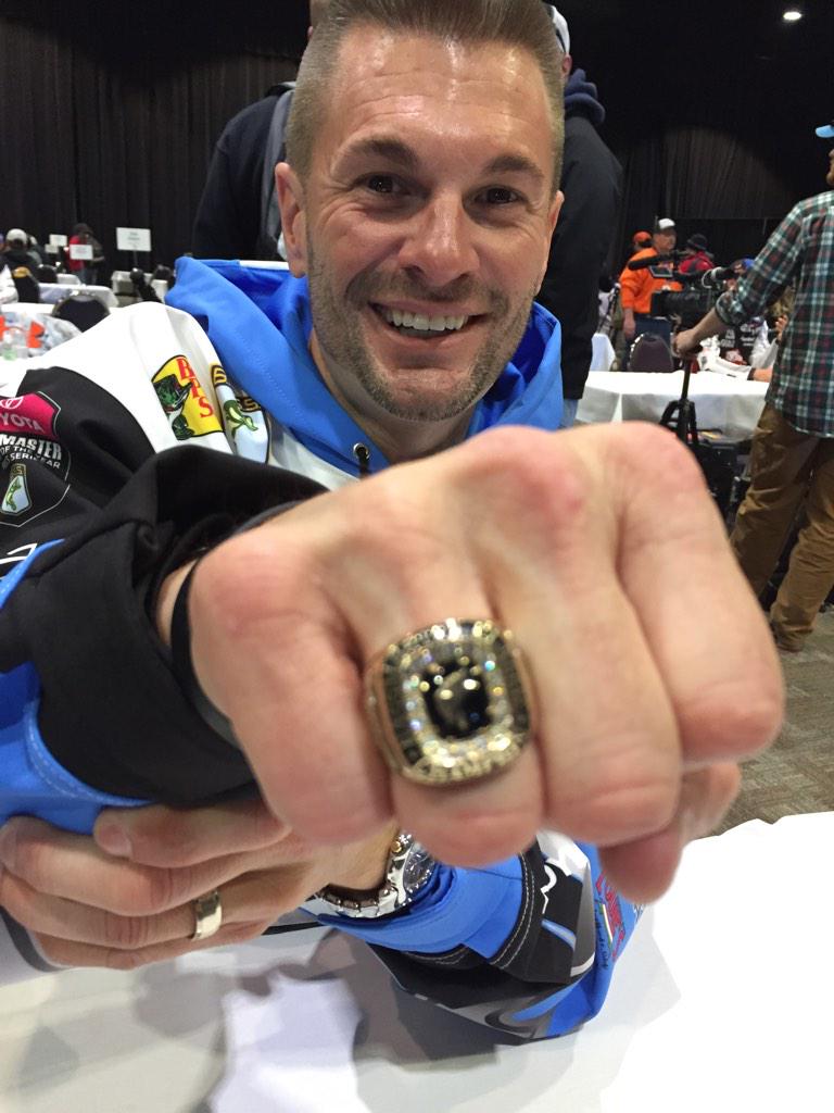 ScottKeepfer's tweet photo. Defending #BassmasterClassic champ @theRandyHowell shows off his "Super Bowl" ring at media day @BASS_nation http://t.co/9HjLzWQAto