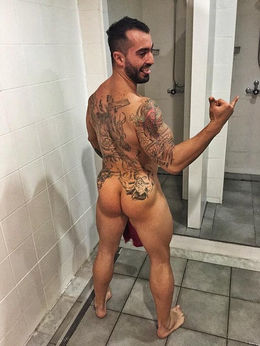 Lo prometido es deuda #culosabiertos #showertime #gym http://t.co/HdcCHyElGN<a href="/tag/culosabiertos"class="tags">#culosabiertos</a><a href="/tag/showertime"class="tags">#showertime</a><a href="/tag/gym"class="tags"><span>#gym</span></a>